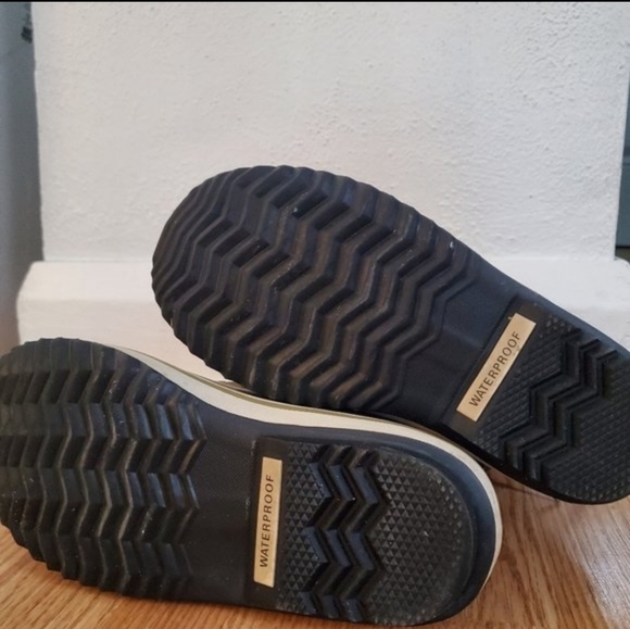 Sorel winter boots size 6 burgundy - Picture 3 of 4